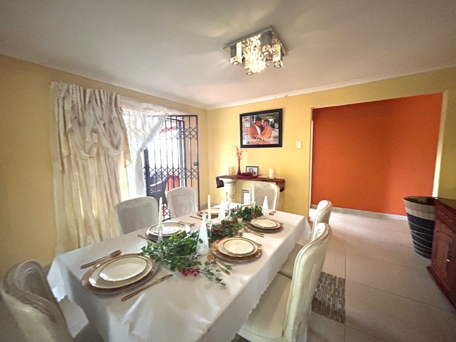 5 Bedroom Property for Sale in Beacon Bay Eastern Cape